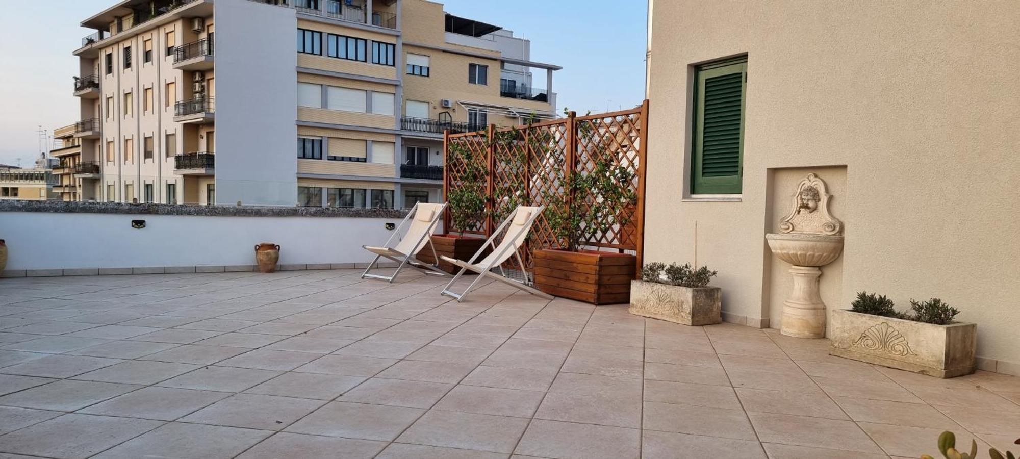 The Golden Hour, Luxury Apartment With A Panoramic View Λέτσε Εξωτερικό φωτογραφία