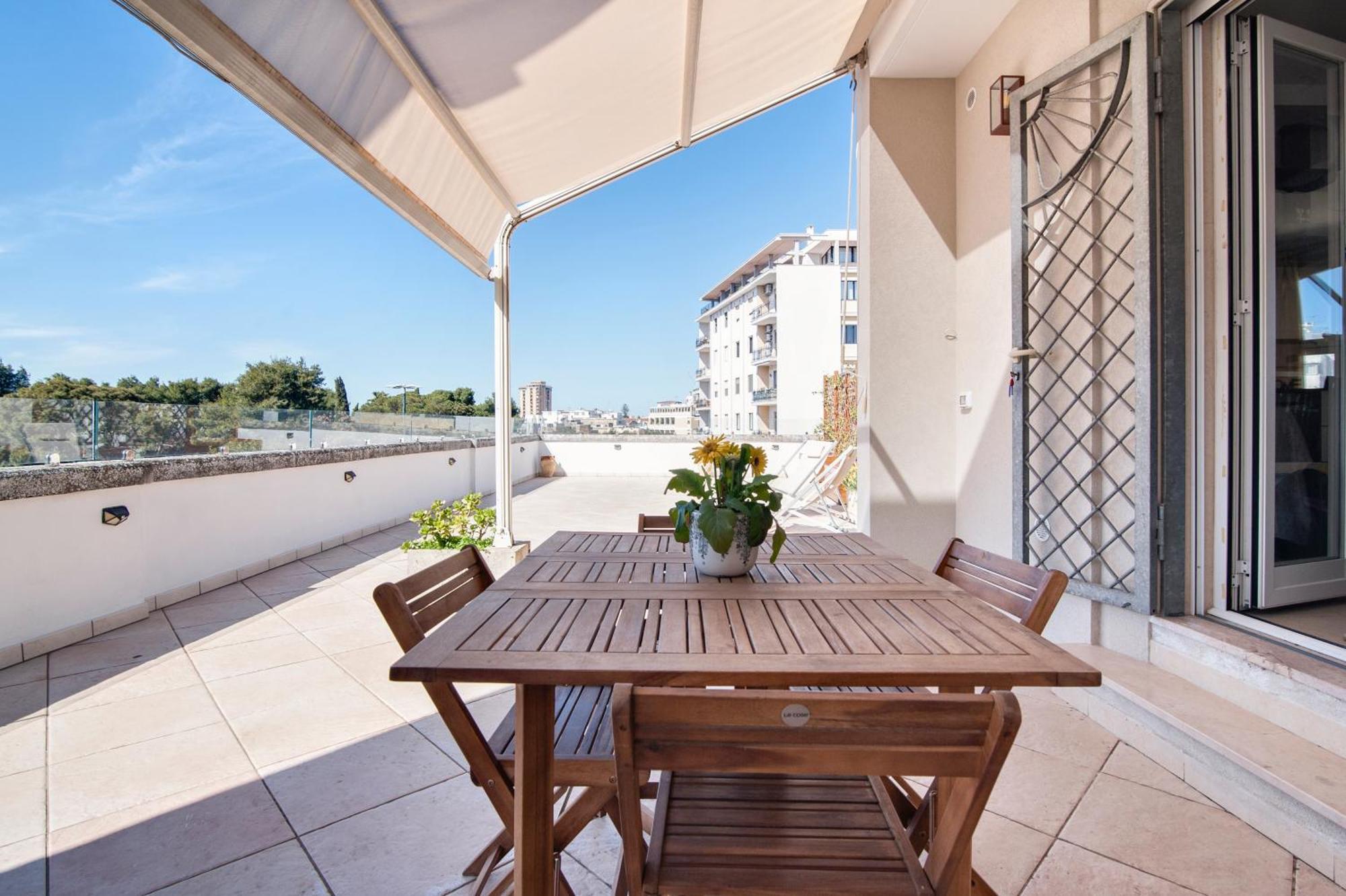 The Golden Hour, Luxury Apartment With A Panoramic View Λέτσε Εξωτερικό φωτογραφία