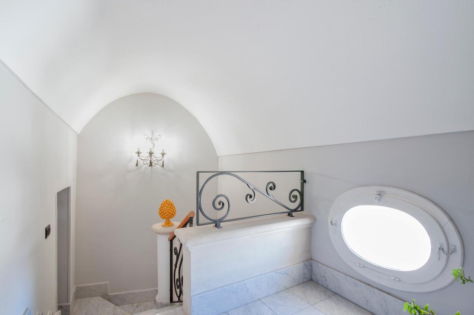 The Golden Hour, Luxury Apartment With A Panoramic View Λέτσε Εξωτερικό φωτογραφία