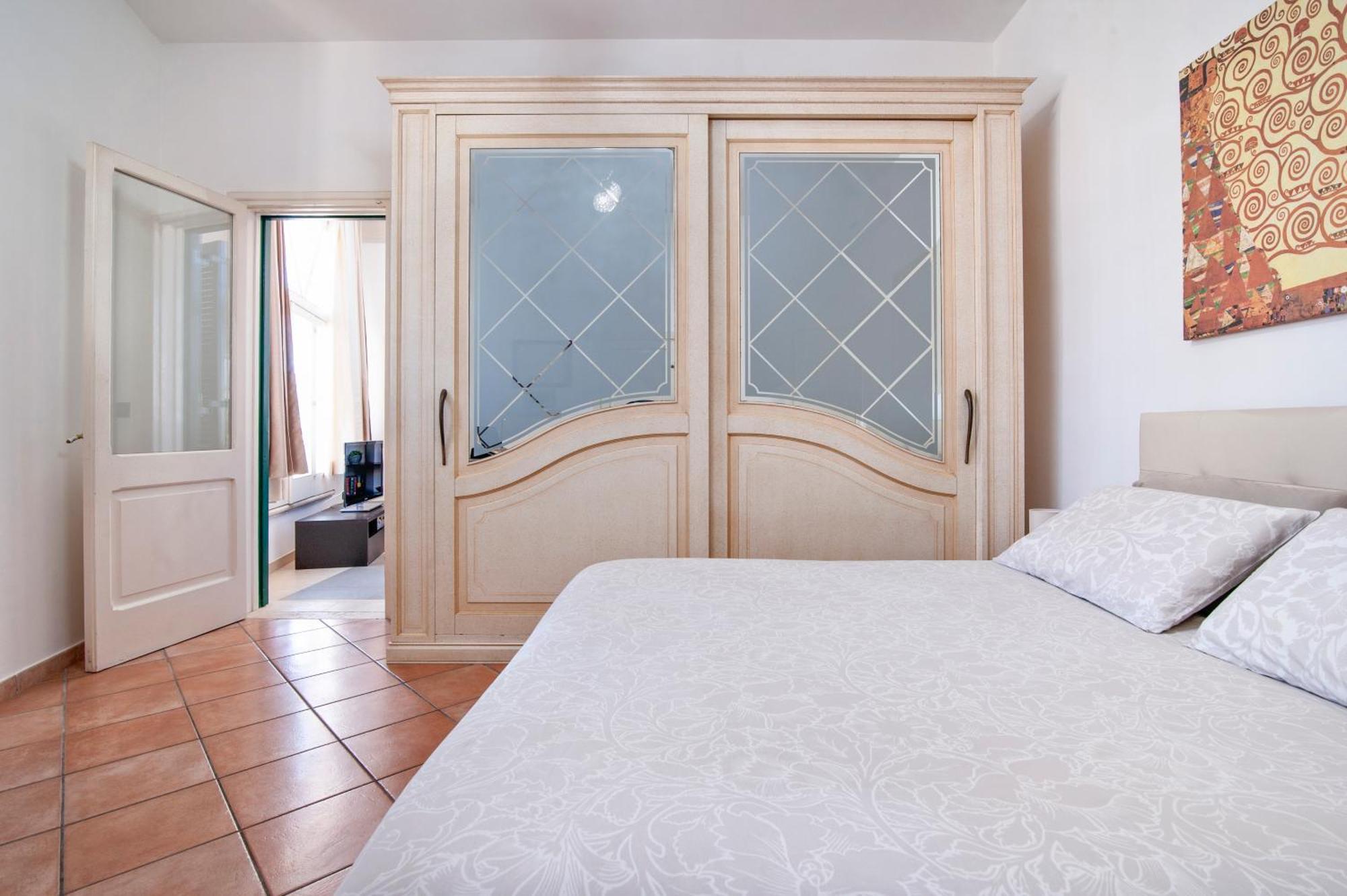 The Golden Hour, Luxury Apartment With A Panoramic View Λέτσε Εξωτερικό φωτογραφία