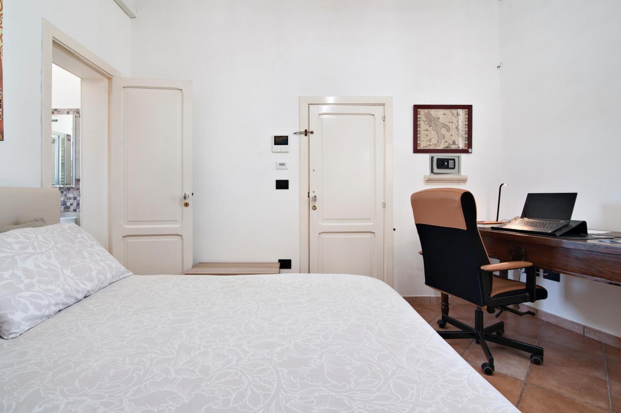 The Golden Hour, Luxury Apartment With A Panoramic View Λέτσε Εξωτερικό φωτογραφία