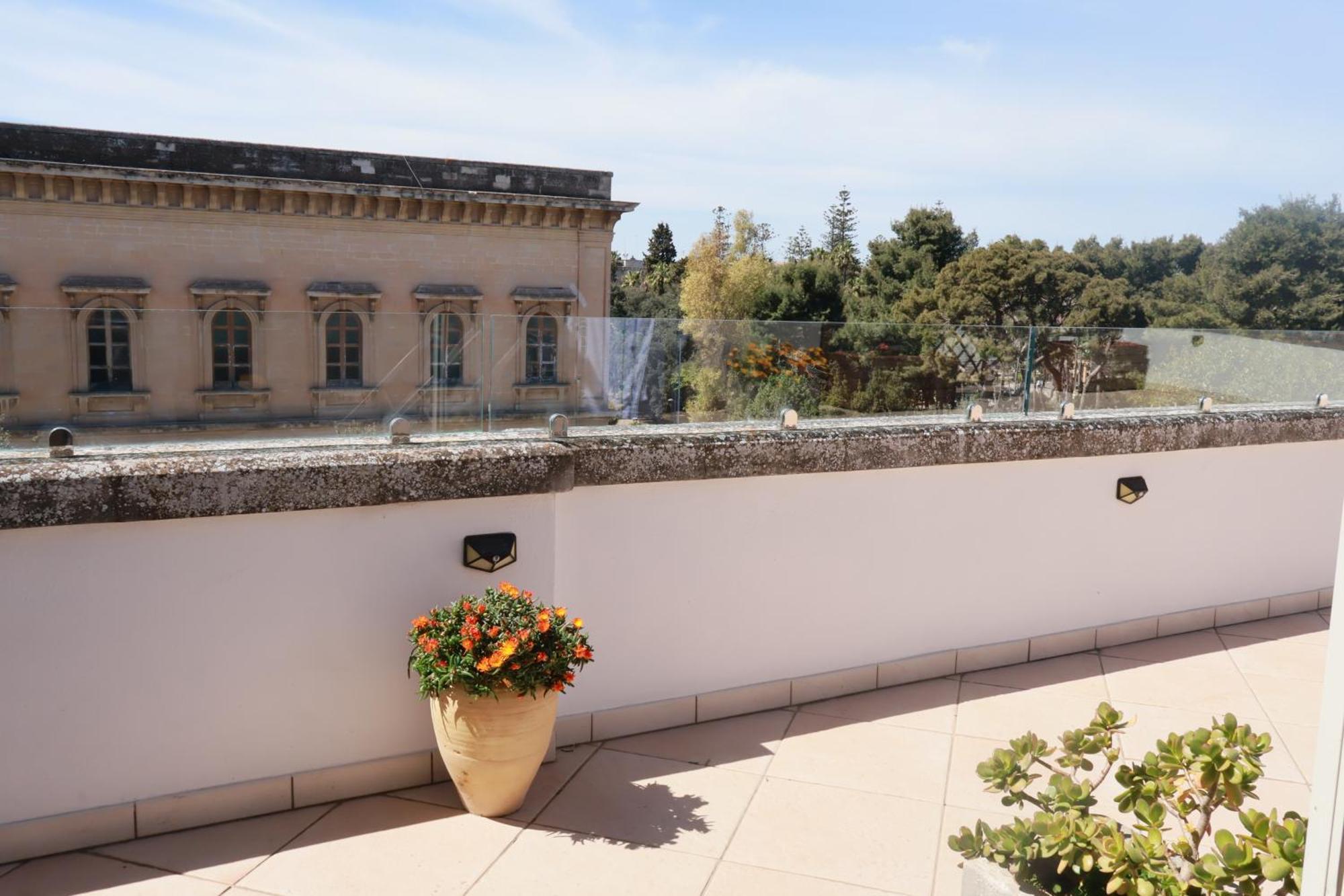 The Golden Hour, Luxury Apartment With A Panoramic View Λέτσε Εξωτερικό φωτογραφία
